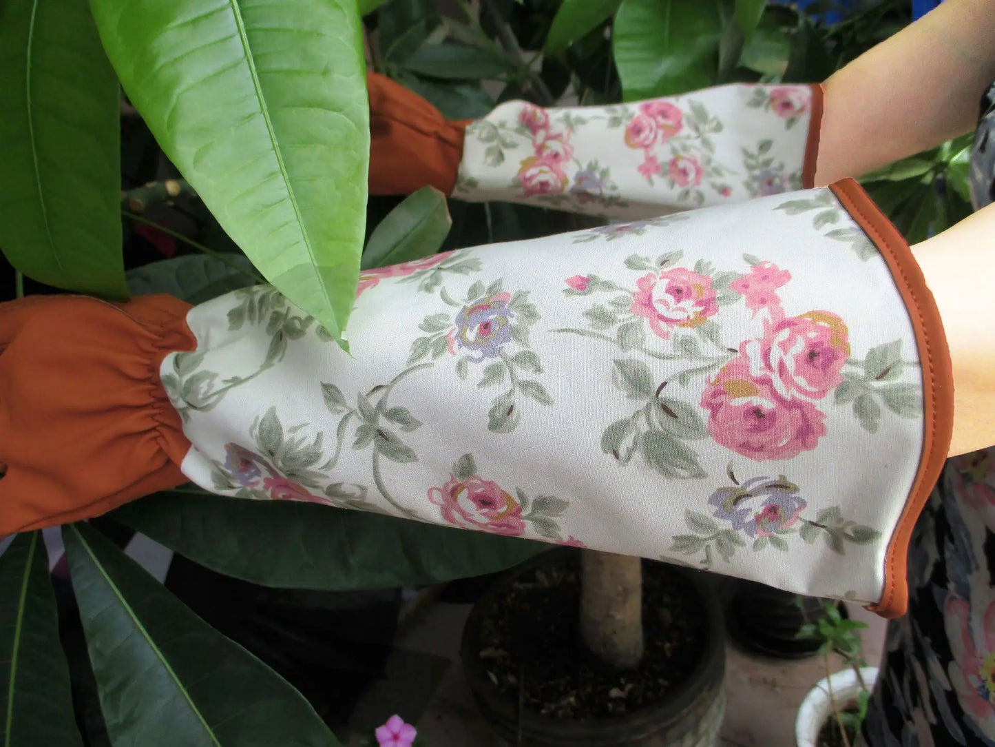 Wildflower Bloom Gauntlet Gloves